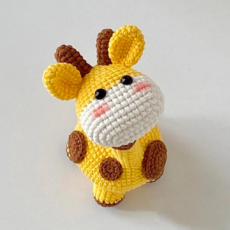 DIY Crochet Giraffe Keychain Kit – 3D Handmade Yarn Doll Pendant Craft Set & Gift